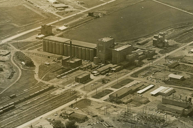 Aerial view of the mill and elevator in 1963. Courtesy of State Historical Society of North Dakota.